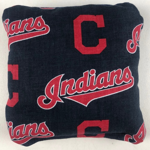 Cornhole Bags Canvas Microsuede Slide / Stick Set of 8 Cleveland Browns Indians - Picture 4 of 8